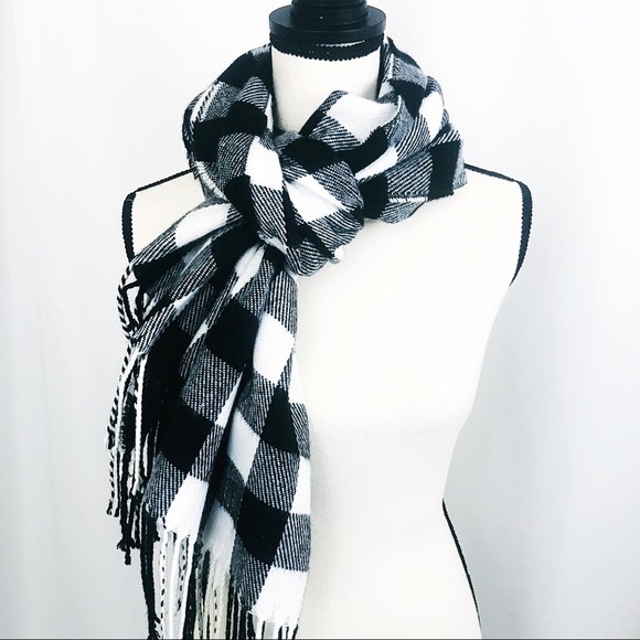 Accessories - • Black & White Checkered Flannel Fringe Scarf